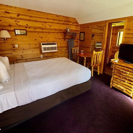 Cabins Of Mackinac & Lodge Макіно-Сіті Екстер'єр фото
