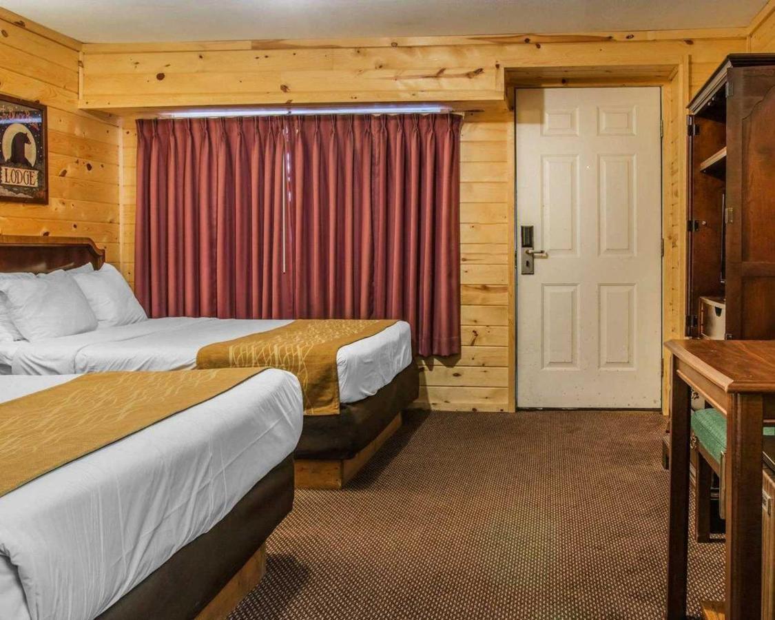 Cabins Of Mackinac & Lodge Макіно-Сіті Екстер'єр фото