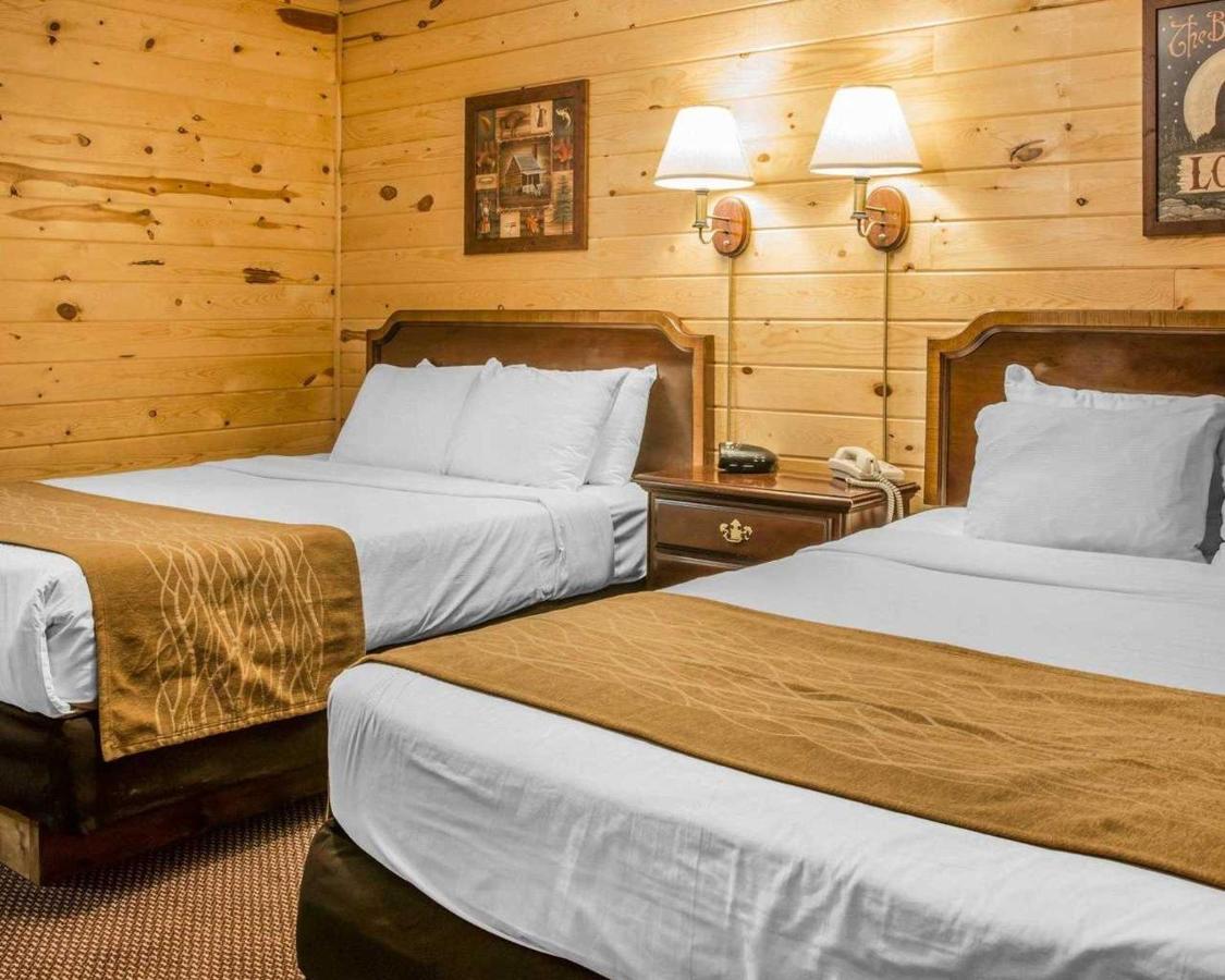 Cabins Of Mackinac & Lodge Макіно-Сіті Екстер'єр фото