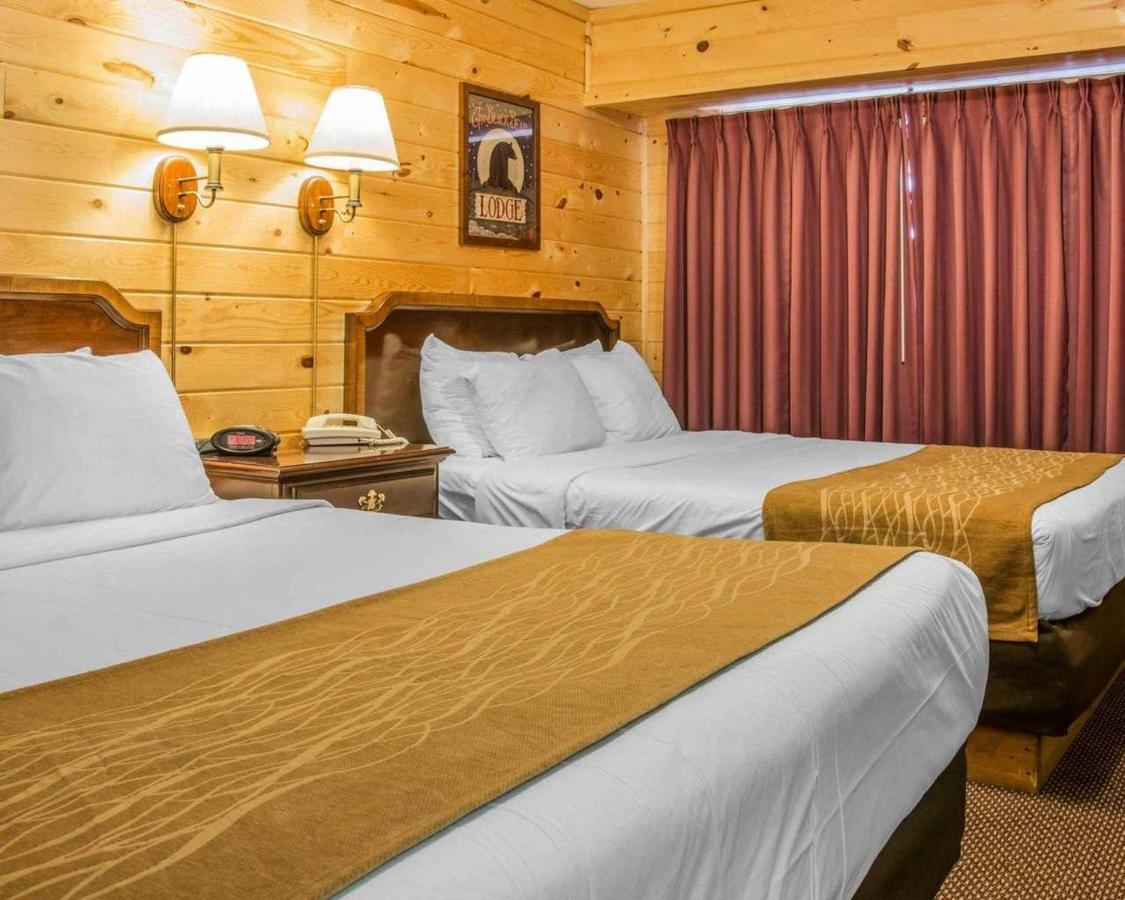 Cabins Of Mackinac & Lodge Макіно-Сіті Екстер'єр фото