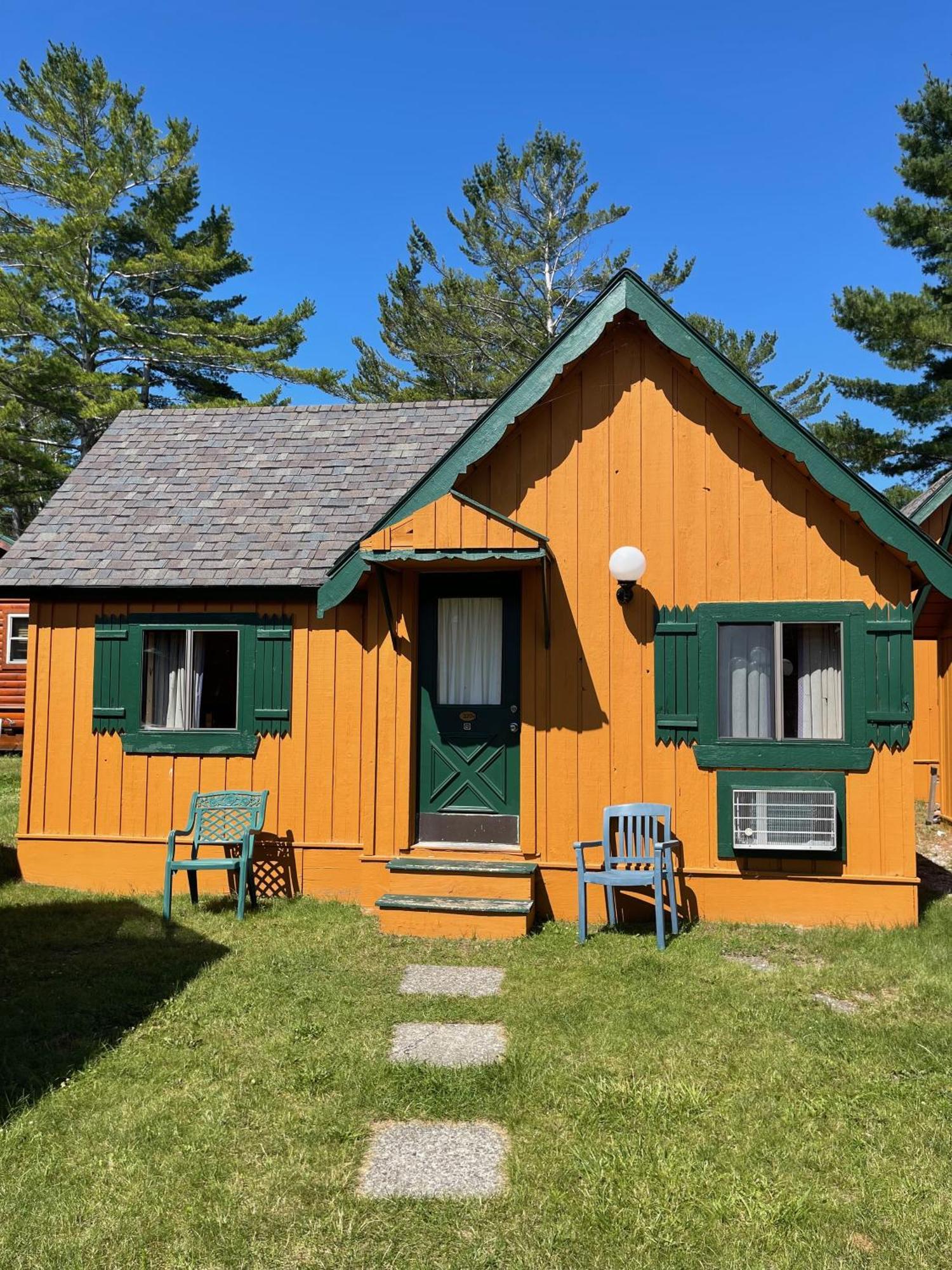 Cabins Of Mackinac & Lodge Макіно-Сіті Екстер'єр фото