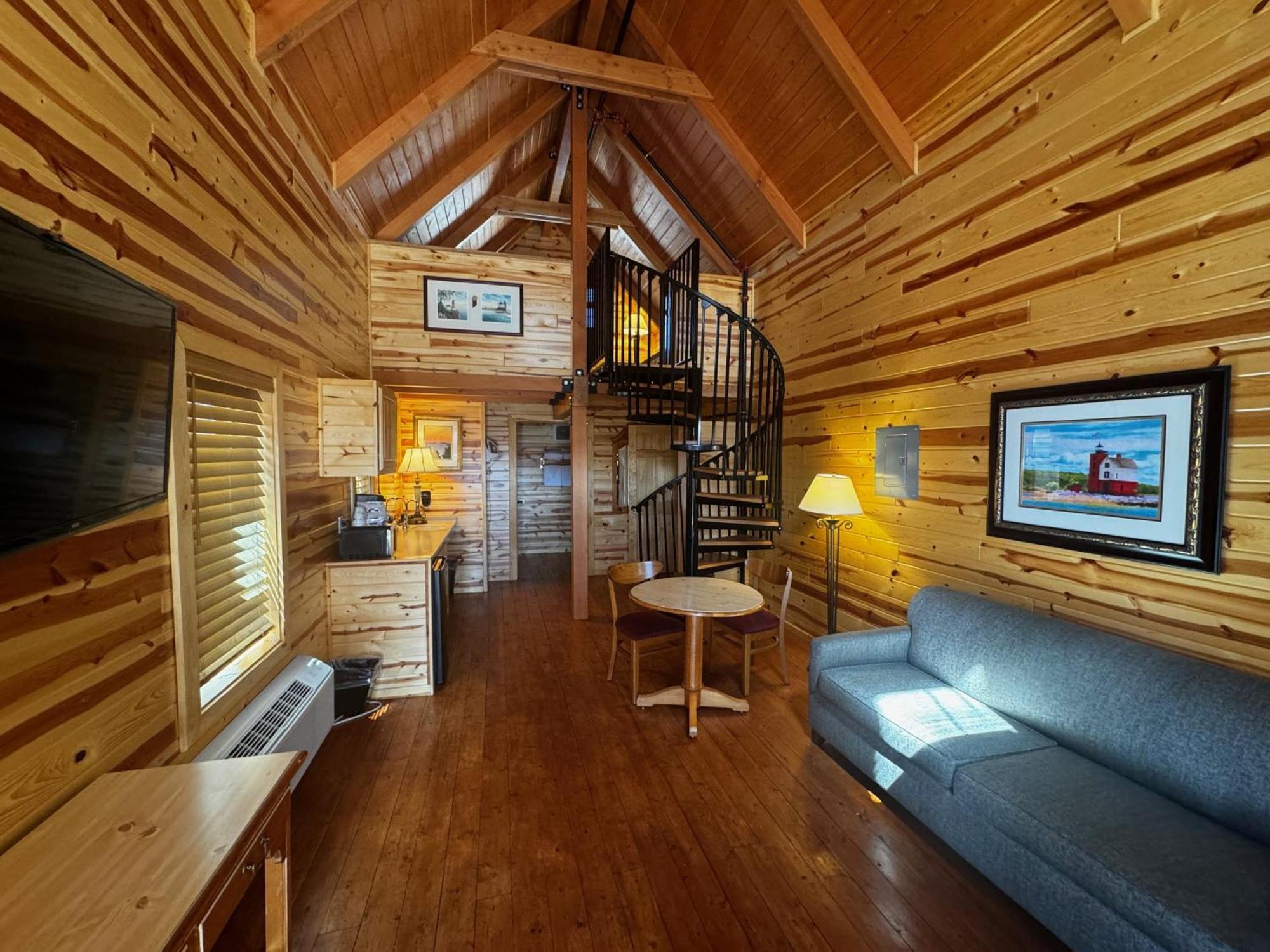 Cabins Of Mackinac & Lodge Макіно-Сіті Екстер'єр фото
