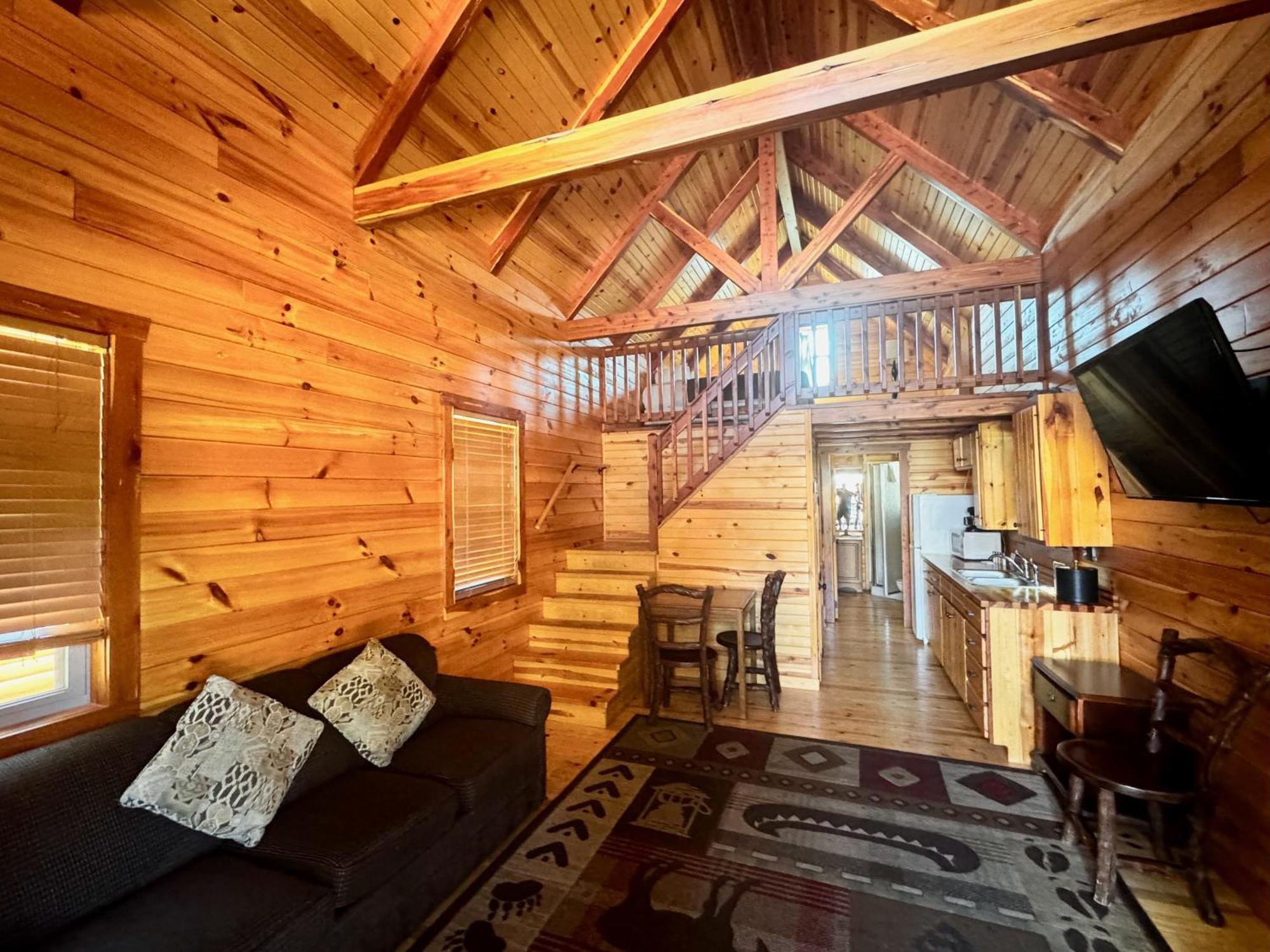 Cabins Of Mackinac & Lodge Макіно-Сіті Екстер'єр фото