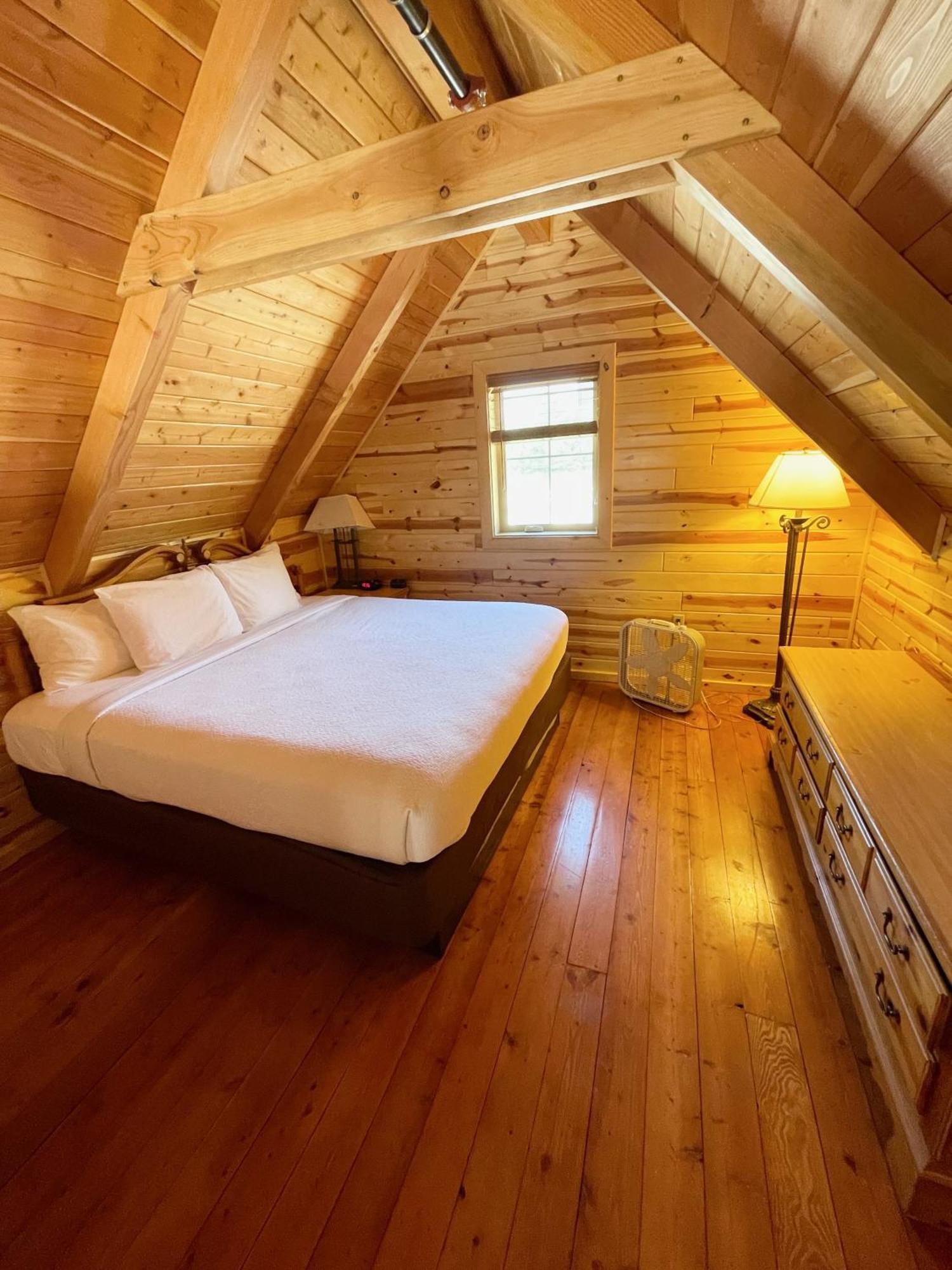 Cabins Of Mackinac & Lodge Макіно-Сіті Екстер'єр фото