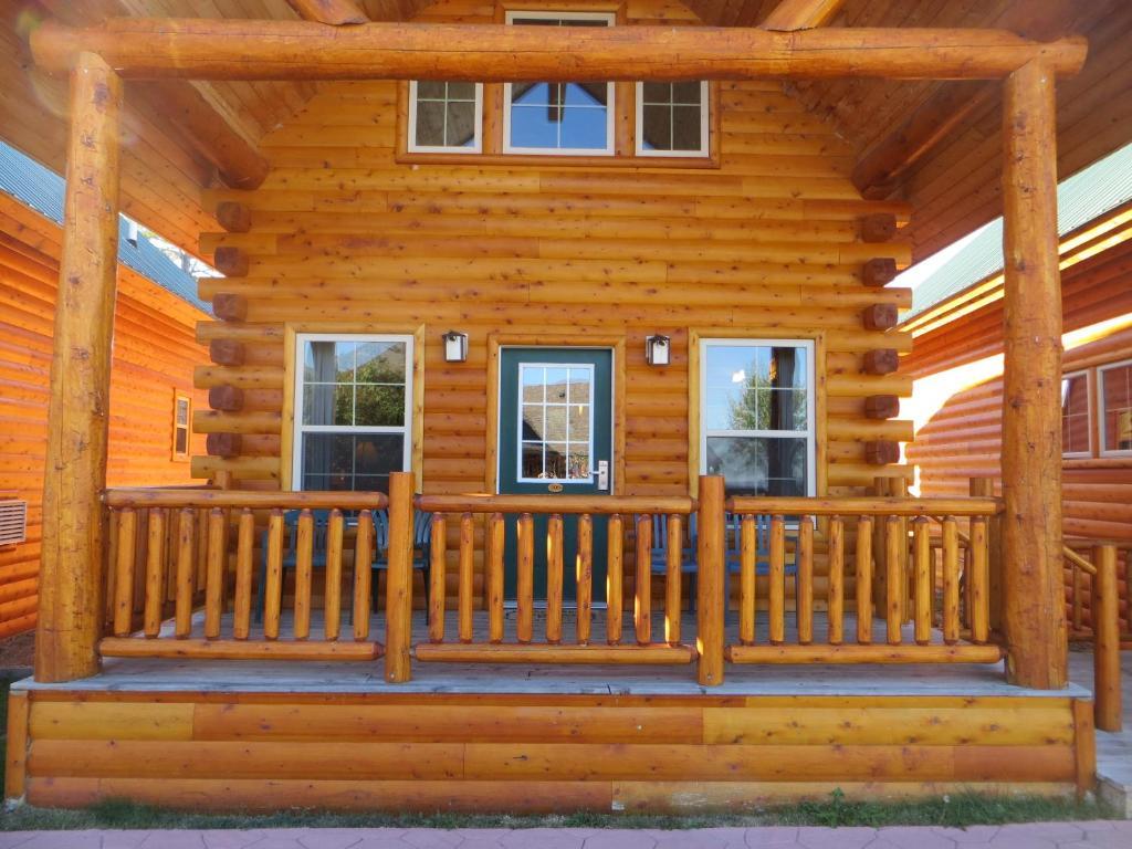 Cabins Of Mackinac & Lodge Макіно-Сіті Номер фото